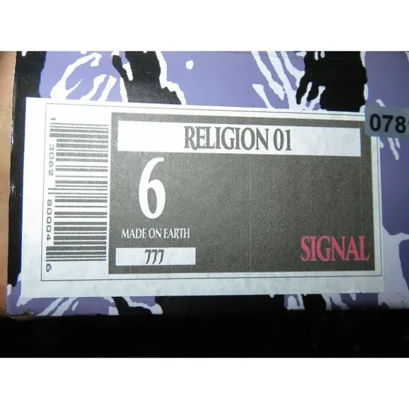 Signal Crash Religion 01 Low top sneakers Made on Earth men's 6 women's 8