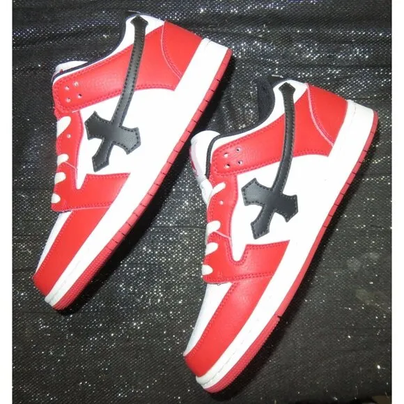 Signal Crash Religion 01 Low top sneakers Made on Earth men's 6 women's 8