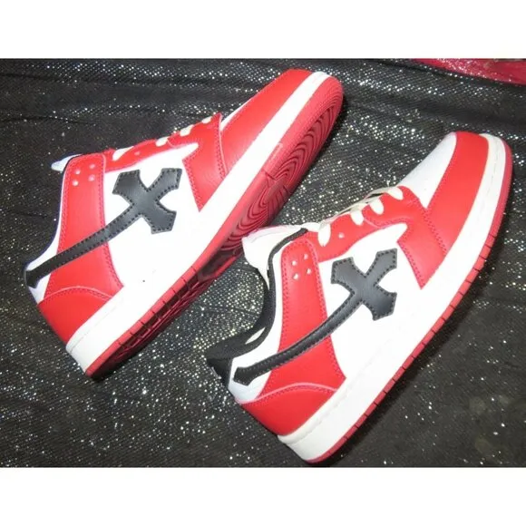 Signal Crash Religion 01 Low top sneakers Made on Earth men's 6 women's 8