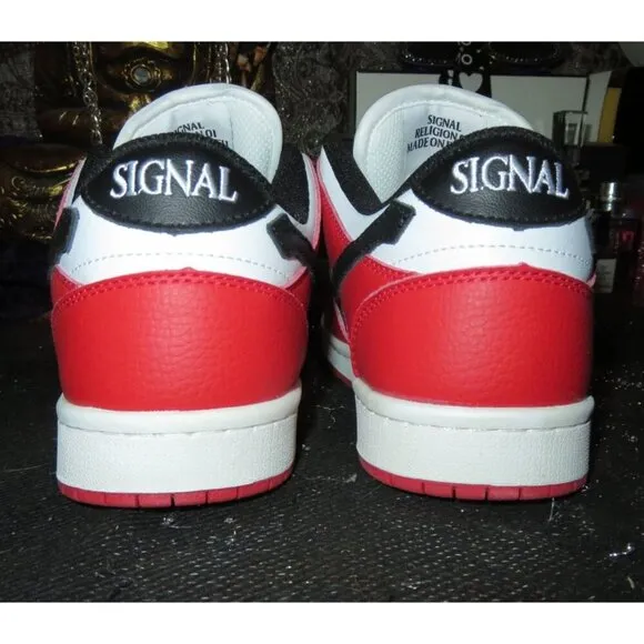 Signal Crash Religion 01 Low top sneakers Made on Earth men's 6 women's 8