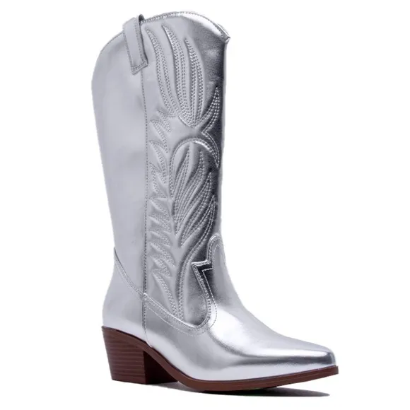 Size 7.5 Qupid Shoes Montana-73 Metallic Silver Heeled Festival Cowboy Boot