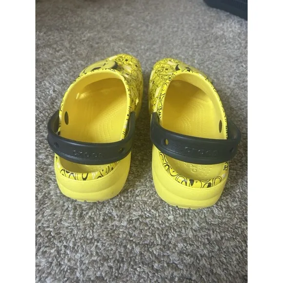Smiley World Crocs Classic Platform Women's sz 6 Emoji Yellow