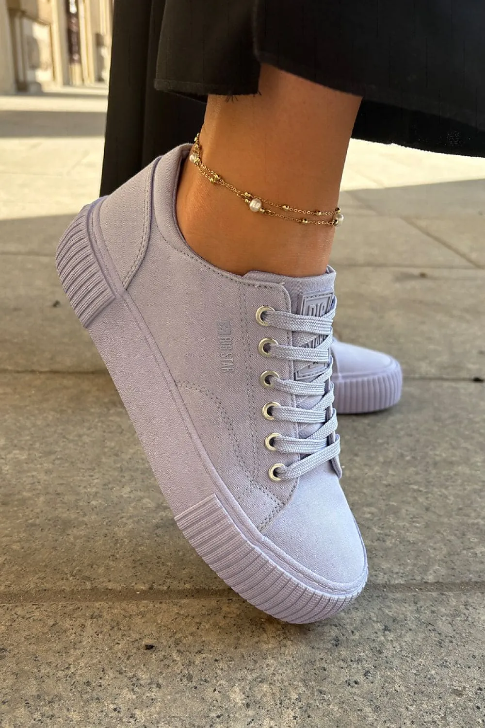 Sneakers Step in style