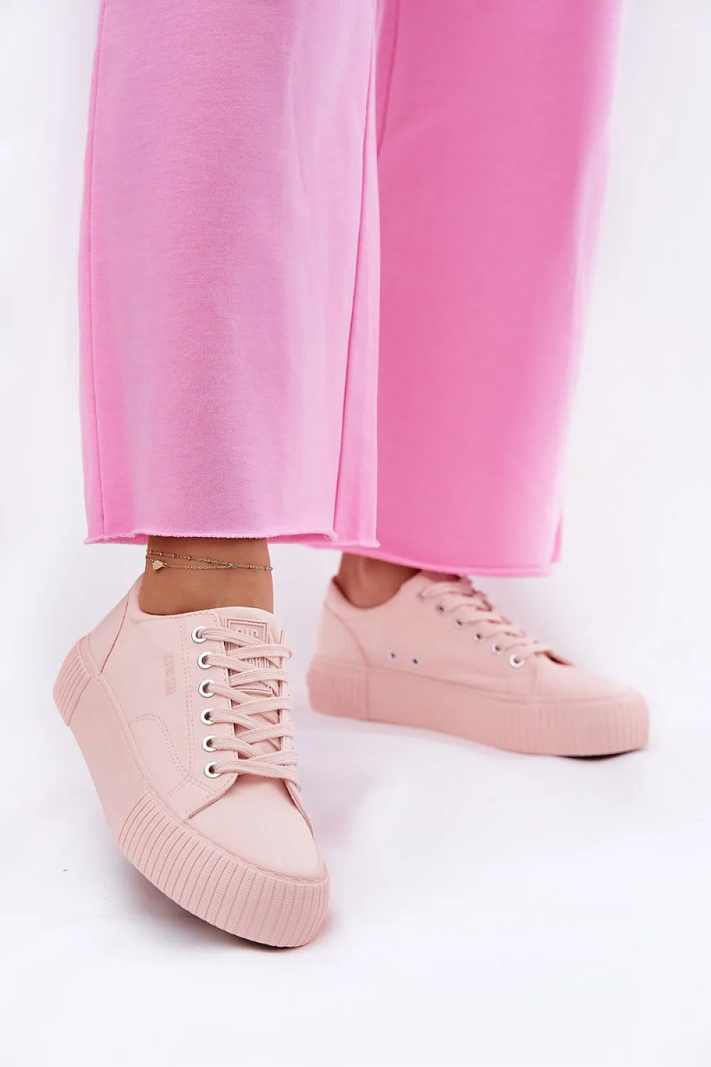 Sneakers Step in style