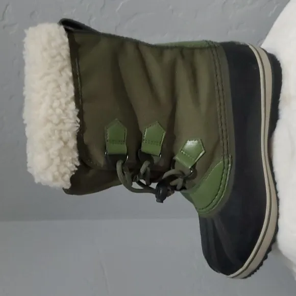 SOREL ARMY GREEN YOUTH YOOT PAC NYLON BOOTS SIZE 4 WINTER SNOW OUTDOOR WINREE
