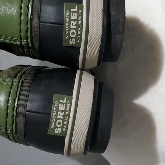 SOREL ARMY GREEN YOUTH YOOT PAC NYLON BOOTS SIZE 4 WINTER SNOW OUTDOOR WINREE