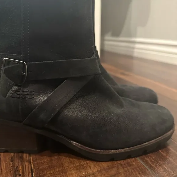 Sorel Black Ankle Booties