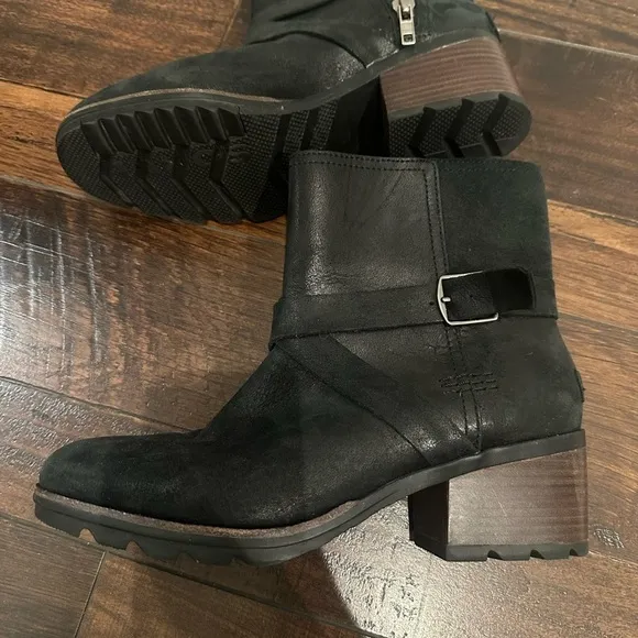 Sorel Black Ankle Booties