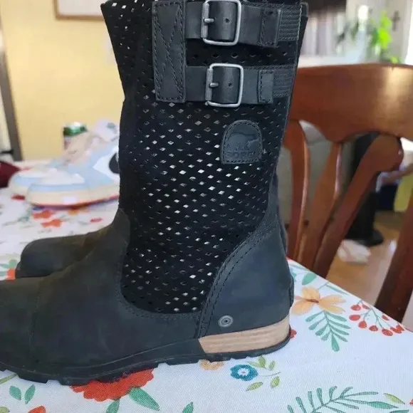 SOREL Major Pull On Cut Out Black Leather Mid Calf Ankle Slouch Boots Womens 8
