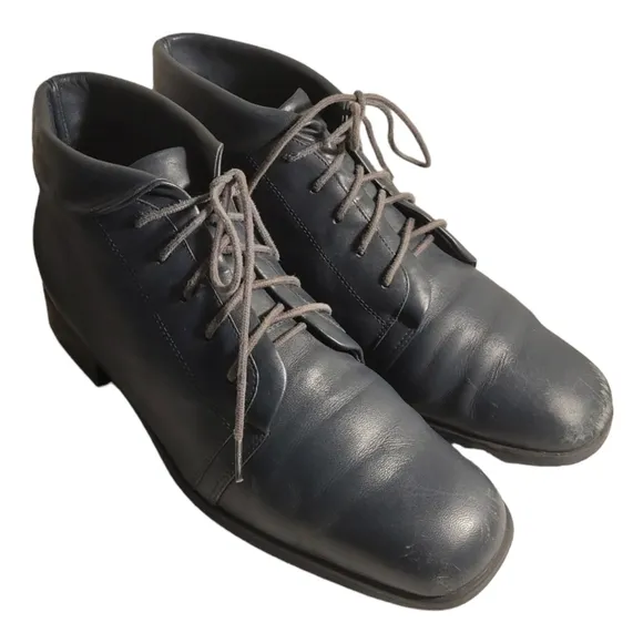 St. John's Bay Shoes / St. John's Bay Leather Ankle Boots Color Blue Size: 8.5 M
