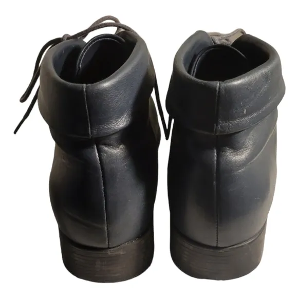 St. John's Bay Shoes / St. John's Bay Leather Ankle Boots Color Blue Size: 8.5 M