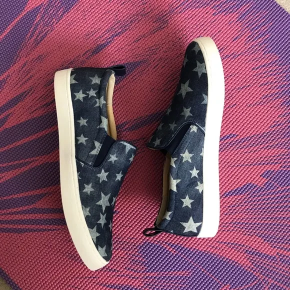 Star Printed Canvas Shoes