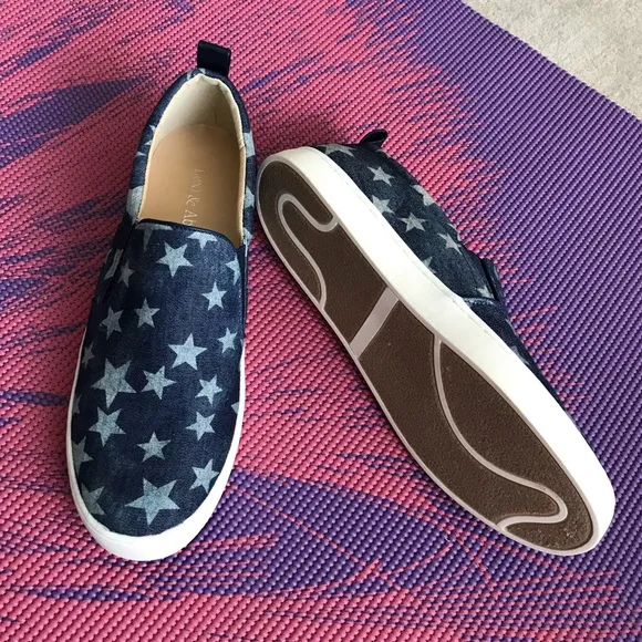 Star Printed Canvas Shoes