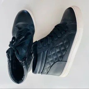 STEVE MADDEN Euriah Black High Top Quilted Vegan Leather Lace Up Sneaker Shoes 7
