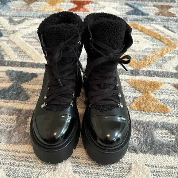 Steve Madden Reyen Boots NWOT!