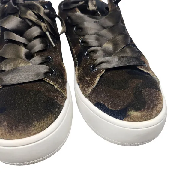 Steve Madden Shoes Womens 7 Velour Camouflage Green Brown Sneakers Low Top Satin