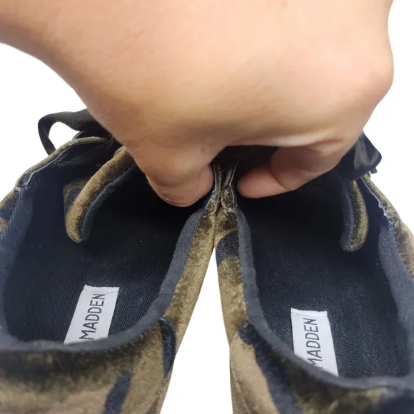 Steve Madden Shoes Womens 7 Velour Camouflage Green Brown Sneakers Low Top Satin
