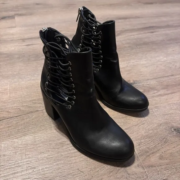 Steve Madden Womens Black Leather Ankle Boots 6.5 EUC