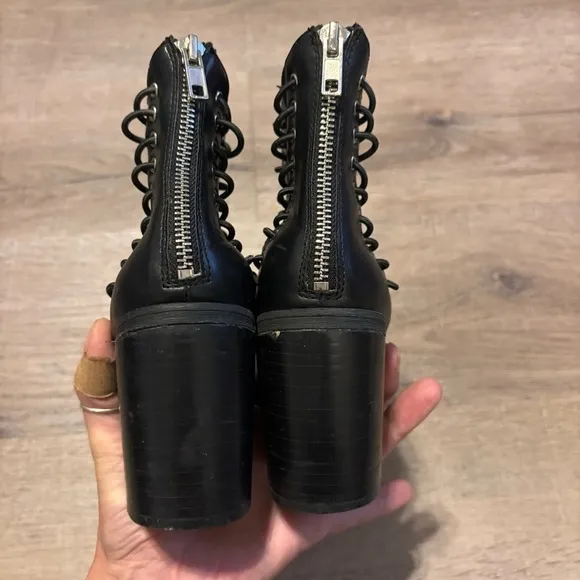 Steve Madden Womens Black Leather Ankle Boots 6.5 EUC