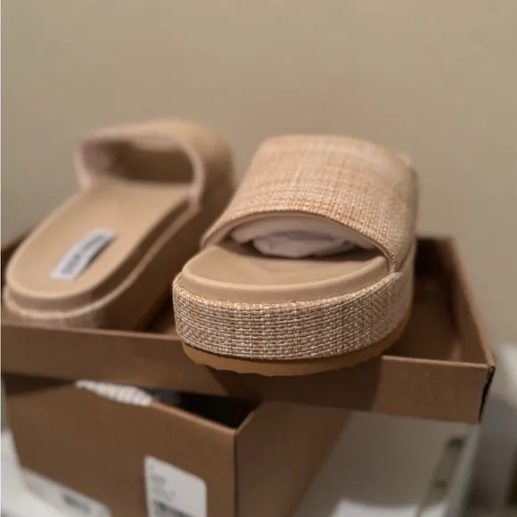 Steve Madden Women's Tan Slide Sandals