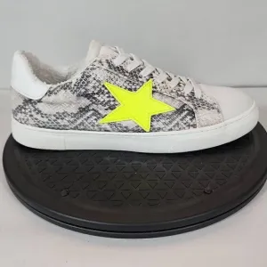 Steven New York Reeves Sneaker Neon Yellow Star Women's Size 9.5