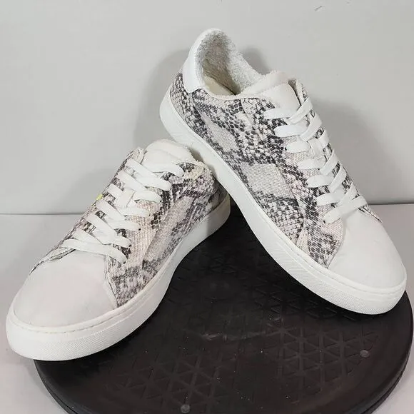Steven New York Reeves Sneaker Neon Yellow Star Women's Size 9.5