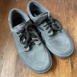 Straye Fairfax Carbon Suede Lo Top Skate Shoes, size 8