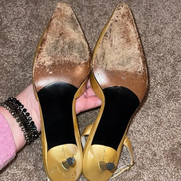 Stuart Weitzman Gold Sling back Heel Pointed Toe Shoes - vintage 80s - size 9