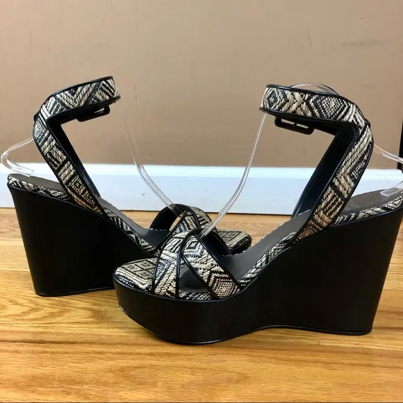 Stuart Weitzman Size 9.5 Nudist Curve Wicker Woven Wedge Sandals