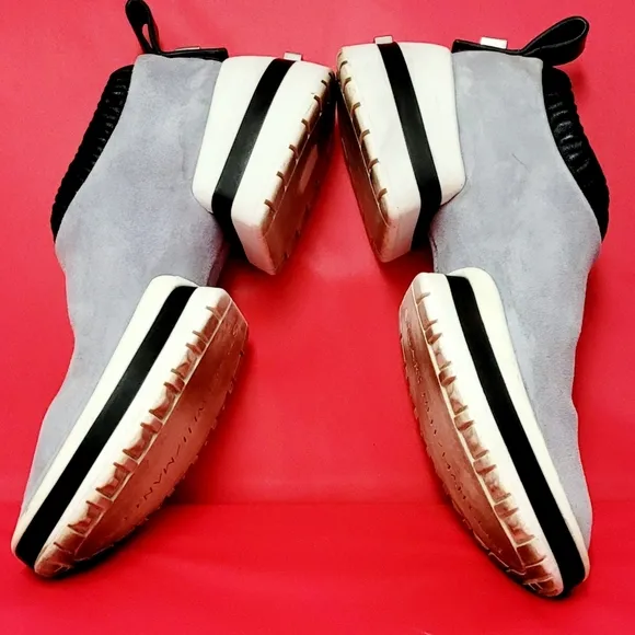 Stuart Weitzman SW 612 Premium Leather Womens Luxury Slip On Sneakers size 5.5