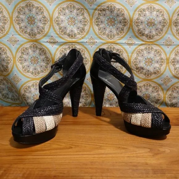 STUART WEITZMAN Woven Raffia Upper &amp; Wrapped Heeled Platform Sandals, size 5½