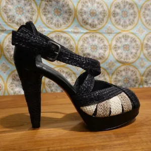 STUART WEITZMAN Woven Raffia Upper &amp; Wrapped Heeled Platform Sandals, size 5½