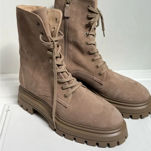 STUART WEITZMEN BEDFORD SLEEK LACE-UP BOOTIE