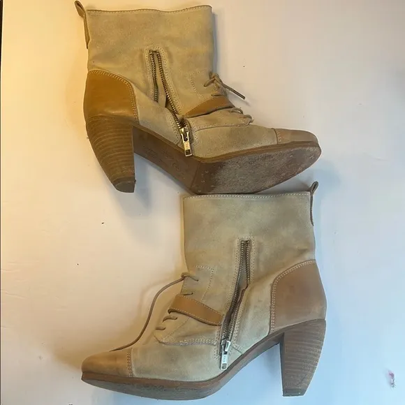 Stylish Women's Boots in Tan and Cream