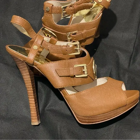 **Summer Wardrobe Refresh Sale** **Get Ready for Your Next Vacation**
