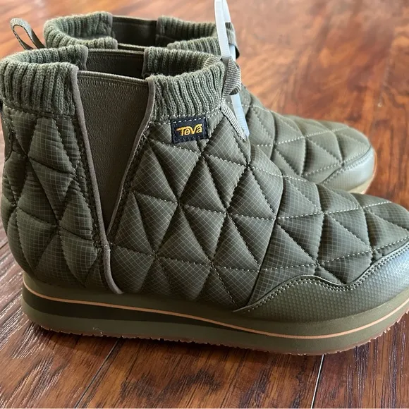 Teva Green Sneakers Slip-On