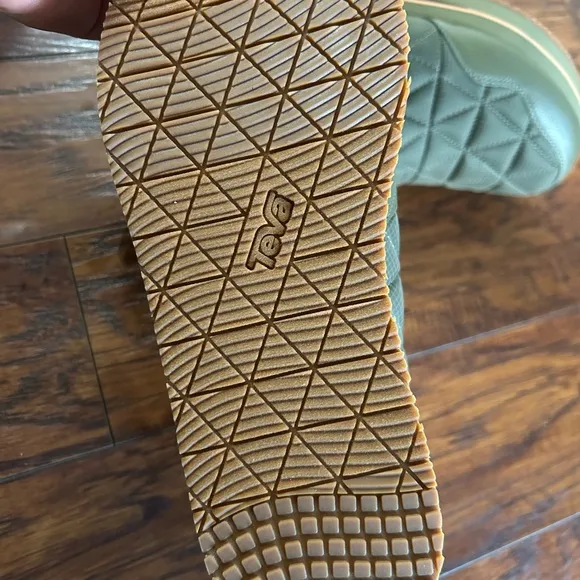Teva Green Sneakers Slip-On