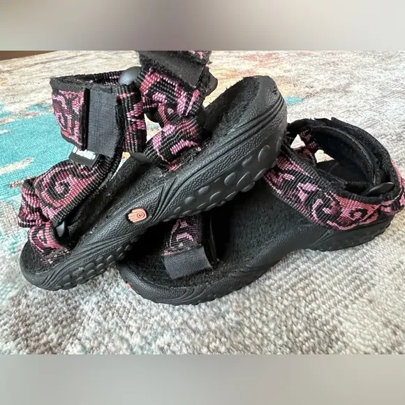 Teva toddler size 8 strappy black pink purple sandal shoes EUC limited edition