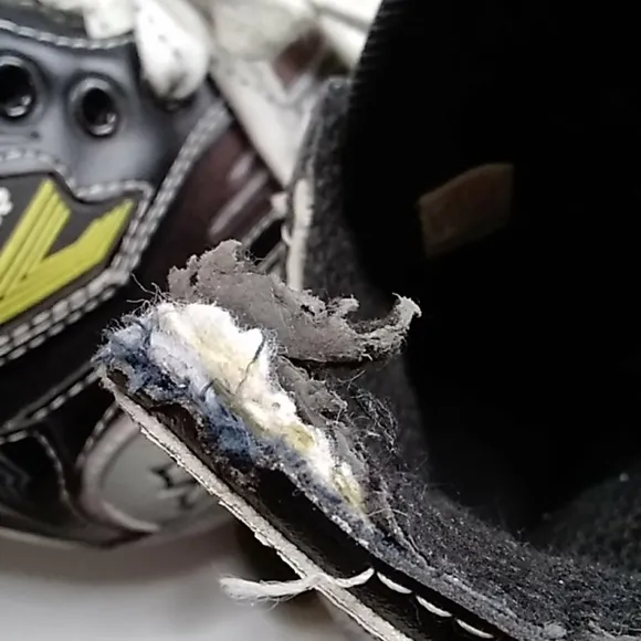 THOR CODE 808 HOCKEY SHOES SIZE 2