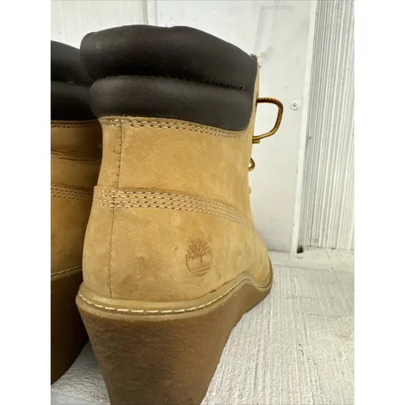 Timberland size 8 Women's Earthkeepers Amston wedge Boot 6 inch wheat