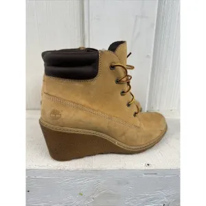 Timberland size 8 Women's Earthkeepers Amston wedge Boot 6 inch wheat