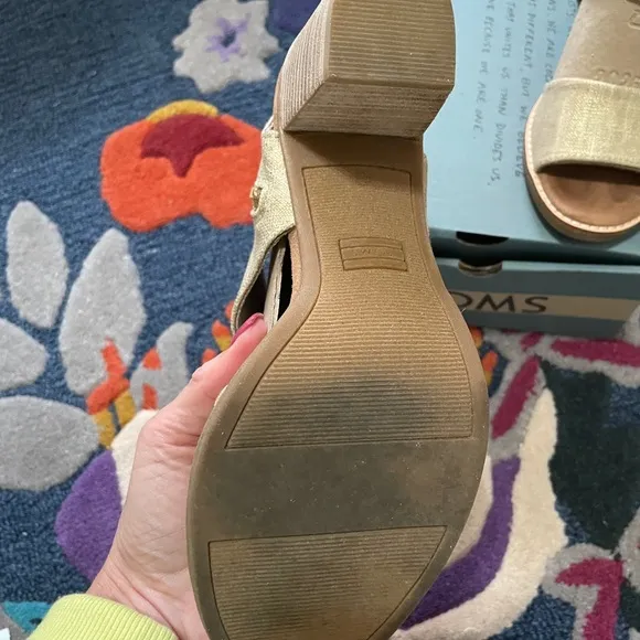 TOMS Majorca cutout/woven block heel sandals-7.5. Champagne/metallic.