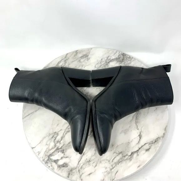 Tony Bianco Bentley Black Leather Zip Booties 6.5 Sleek Minimalist Chic