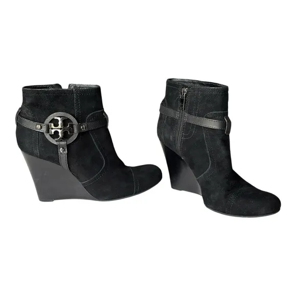 Tory Burch Aaden stacked Wedge Ankle Boots Black Suede Harness Logo Emblem | 8 M