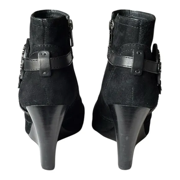Tory Burch Aaden stacked Wedge Ankle Boots Black Suede Harness Logo Emblem | 8 M