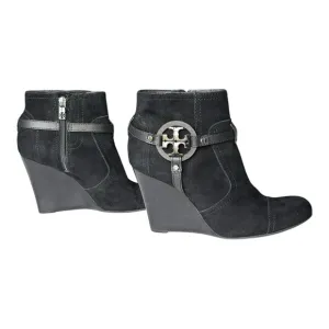 Tory Burch Aaden stacked Wedge Ankle Boots Black Suede Harness Logo Emblem | 8 M