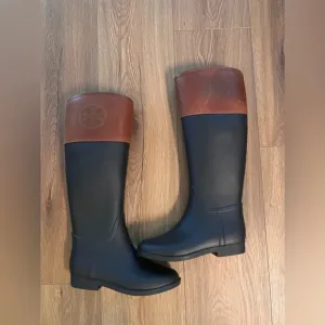 Tory Burch Leather Embellished Diana Rain Boots Size 6 Equestrian Style