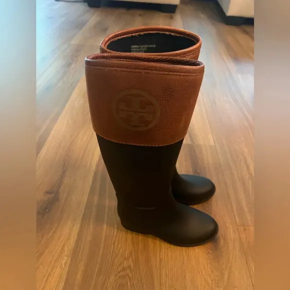 Tory Burch Leather Embellished Diana Rain Boots Size 6 Equestrian Style