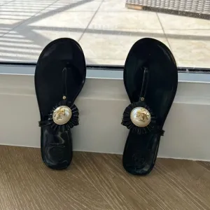 Tory Burch Melody Perfect Black Sandals- Size 8 with round pearl like disk