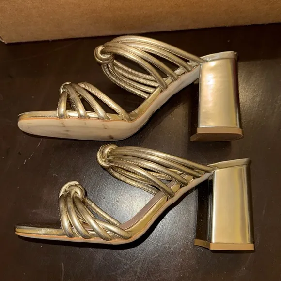 TUCKERNUCK SHOESGold Sonia Heels